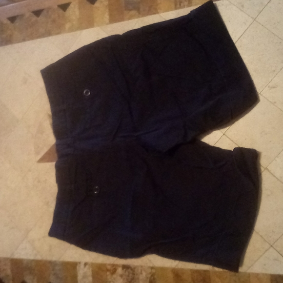 Contemporary Edge Woman's Shorts size 6 - Picture 2 of 4